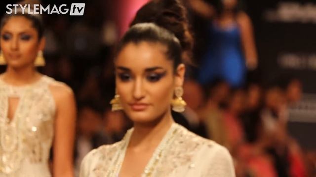 Majestic Jaipur Bride by Anita Dongre at Lakme Fashion Week WF 2013 feat. Sona Mohapatra смотреть онлайн
