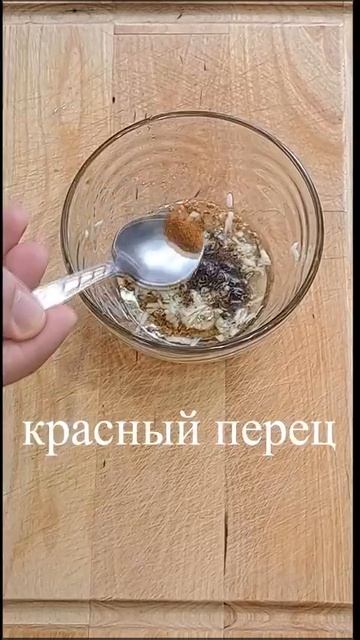 Съедят за минуту! Необыкновенно вкусный салат, весь секрет в заправке! смотреть онлайн