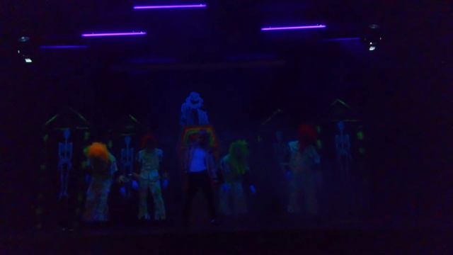 MICHAEL JACKSON (THRILLER) in DREAM WORLD RESORT смотреть онлайн