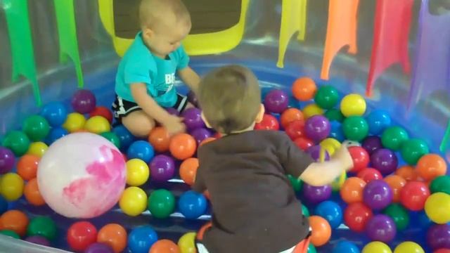 Boys Discover their Jump-O-Lene смотреть онлайн