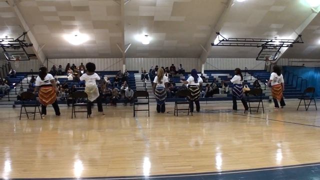 Hip Quake at Half Time смотреть онлайн