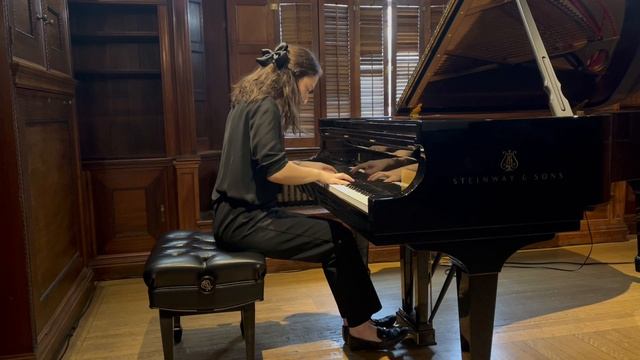 Stravinsky- Serenade en La. Hymne смотреть онлайн