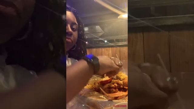 Dinner at Crafty Crab смотреть онлайн