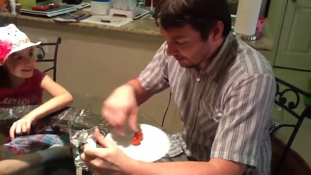 Daddy eats cherry tomatoes смотреть онлайн