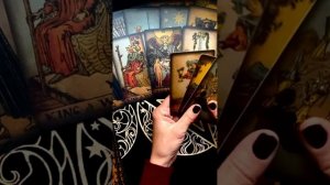 Скрытый поклонник? 🦸 #мужчина #он #таро #отношения #любовь #гадание #поклонник