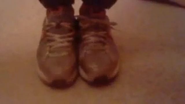 Sockless Shoeplay - Nike Dart 10 (silver/pink) No Socks