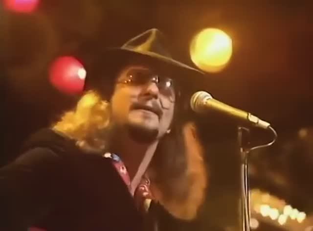 Rocky Burnette - Tired Of Toein' The Line