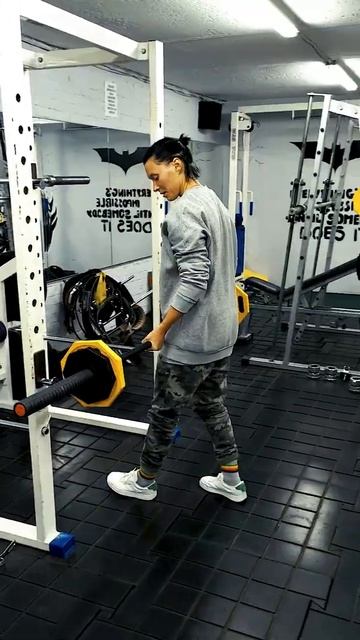 Маша поднимает на бицепс 40кг смотреть онлайн