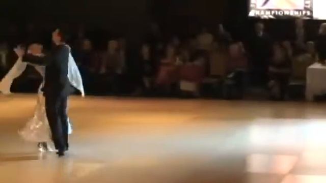 Domenico Soale & Gioia Ceresoli Foxtrot - 2010 Professional Show смотреть онлайн