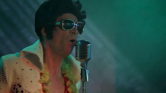 Anatoly Schastyev - A little less conversation (Elvis) смотреть онлайн