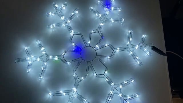 EUROLED.LV / LED Ziemassvētku gaismeklis- sniegpārsla / balta+zils ZIBSPULDZES EFEKTS / IP44 / 7.34 смотреть онлайн