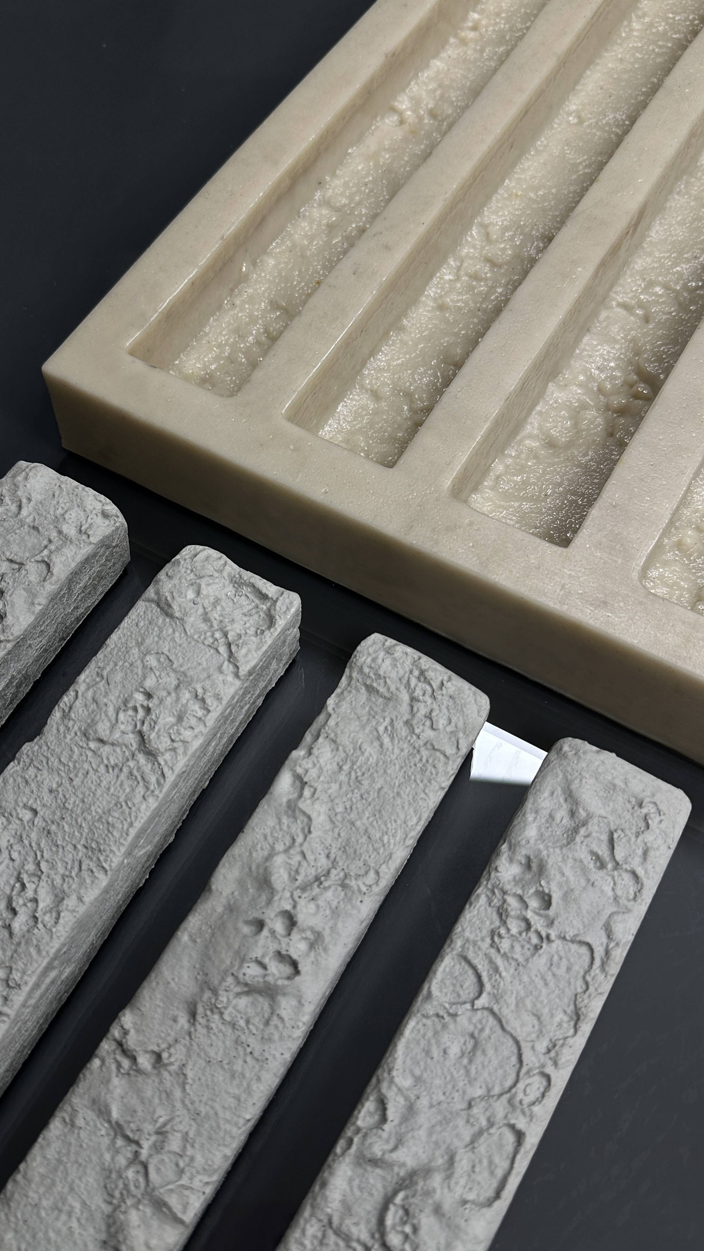 Форма для декоративного кирпича CONA "Ригельный кирпич 50 см" смотреть онлайн