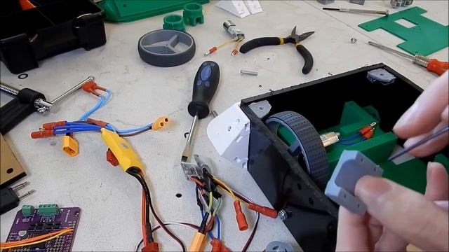 1.36kg Combat Robot Build смотреть онлайн