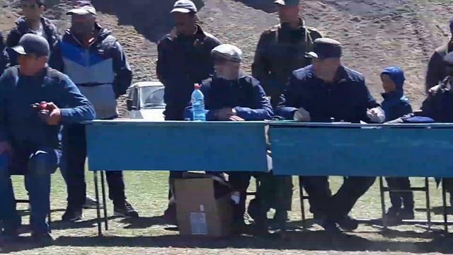 Соревнования среди школьников в горах. Бег. с.Куруш. смотреть онлайн