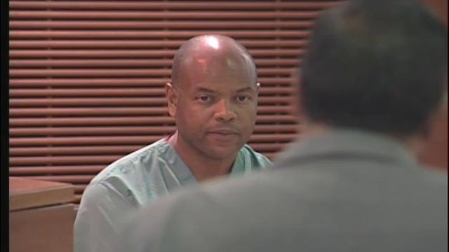 De Soto Trial - Dr. Smith - "He Started Attacking the Tourists ... Stabbing With Knives" смотреть онлайн