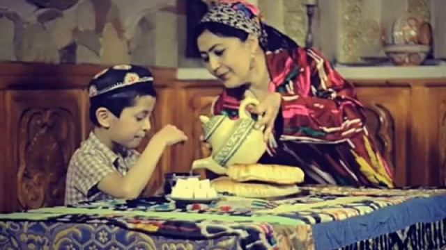 Ту шеъри Саъди мехондию ман руи ту медидам... смотреть онлайн