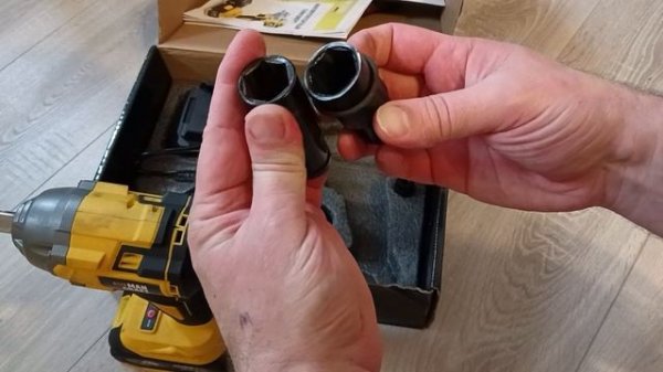 Гайковерт аккумуляторный MANCRAFT