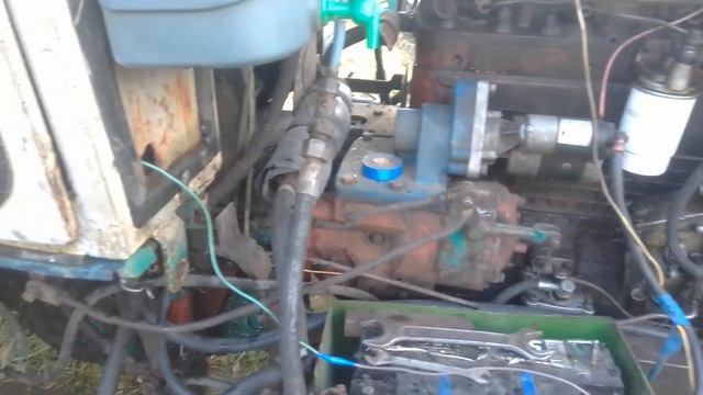 Специалист чуть не спалил трактор Юмз-6 смотреть онлайн