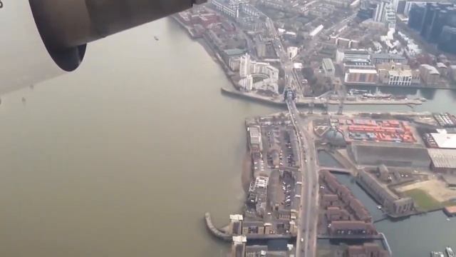 Landing At London City Airport - 2018 смотреть онлайн