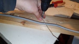 как просто закрепить  кабель стяжкой