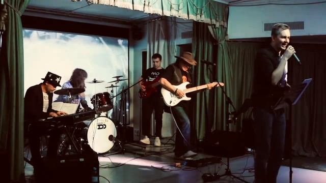 Когда мужчины играют такие песни, их инструменты плачут. Им есть что сказать. смотреть онлайн