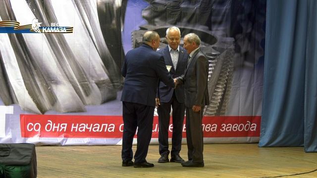 Вести КАМАЗа 14.04.2025 — Ремонтно-инструментальному заводу 55 лет, Зона коворкинга в блоке закупок смотреть онлайн