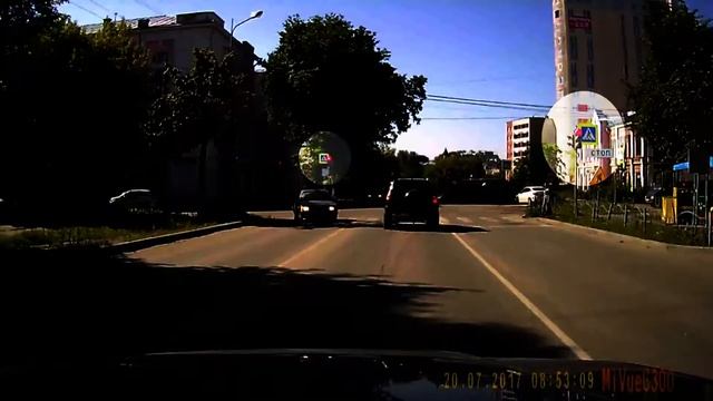 ТИГО ПРОЕЗЖАЕТ НА КРАСНЫЙ смотреть онлайн
