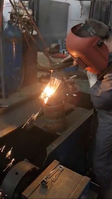 Žljebljenje grafitnom elektrodom - Grooving with a graphite electrode - BM Steel Team смотреть онлайн