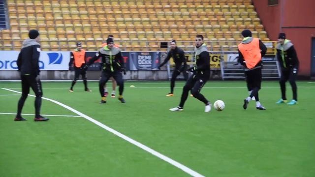 2017 – Träning 12/1 & intervju med Rami Kaib смотреть онлайн