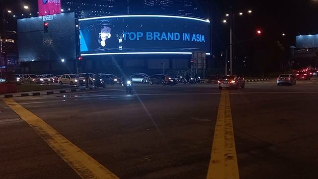 Jalan Imbi KL City Centre LED Billboard Advertising Nearby Park Royal Hotel Malaysia DOOH Ads смотреть онлайн