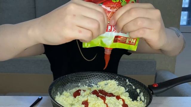 ASMR | MUKBANG | OMELETTE | RUSSIAN BREAKFAST | EATING SOUND смотреть онлайн
