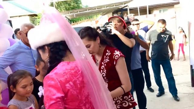 Қыз ұзату Алматы (сәукеле кигізу, үк тарату рәсімі)