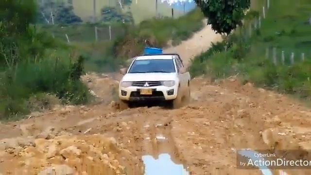 Mitsubishi L200 Sportero 