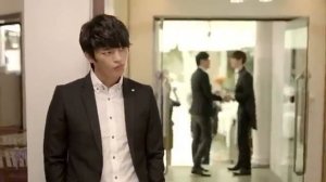 Нагу як руз аз инчо мерам