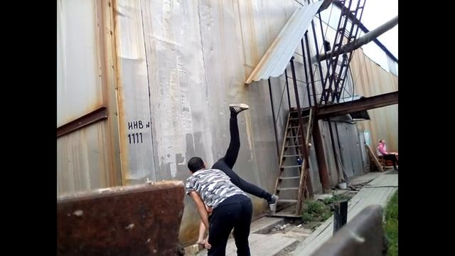 Тренировка стойки на руках смотреть онлайн