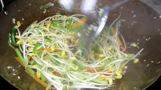 Chinese Vegetarian Spaghetti Stir Fry Recipe ~ Vegetable Lo Mein