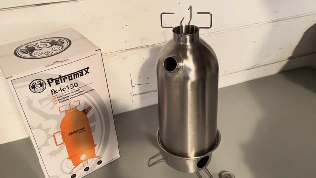 Petromax Fire Kettle 1.5L by www.bushcraftcanada.com смотреть онлайн