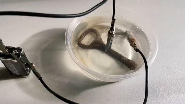 DIY Electrolysis - Rust Corrosion Removal - under $10 смотреть онлайн