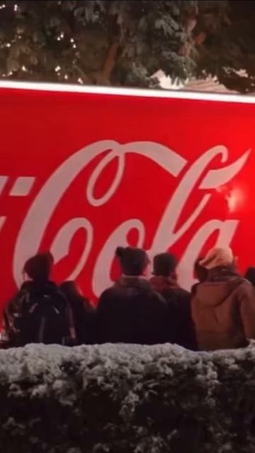 Реклама Coca-Cola , больше не увидим по телевидению! Праздник к нам приходит смотреть онлайн