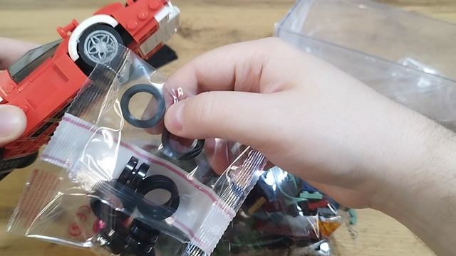 Обзор на конструктор Mould King 27009 Aston Martin, 369 деталей смотреть онлайн