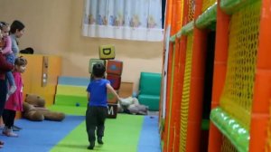 Девочки на батуте! Girls on trampoline!