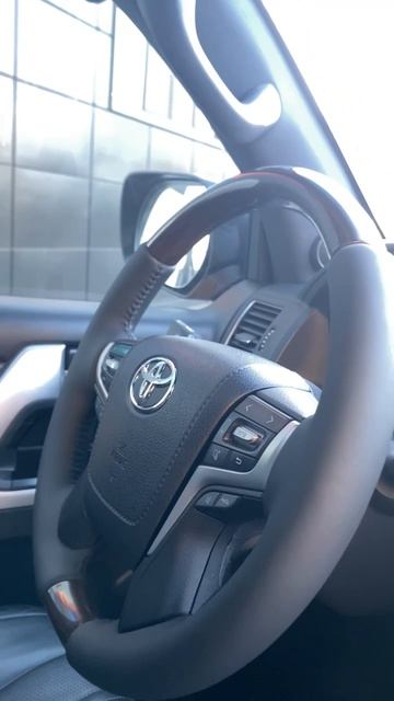 Toyota 200. Перетяжка руля + утолщение руля смотреть онлайн