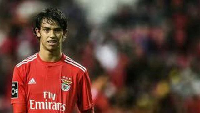 WARKA DEG DEG AS Salah oo dalbaday inuu baxo & Heshiis barca & City miyey Hareysaa смотреть онлайн