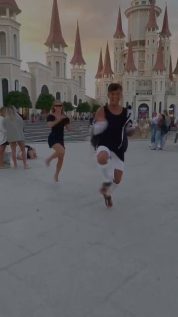 Мир Привет! Здесь Ишмет! смотреть онлайн