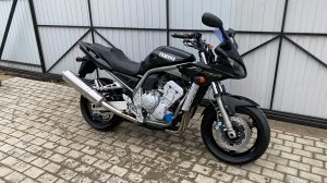 Обзор мотоцикла Yamaha Fzs1000, 2001год.