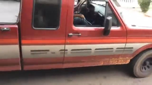 F1000 do Lucão cantando legal смотреть онлайн