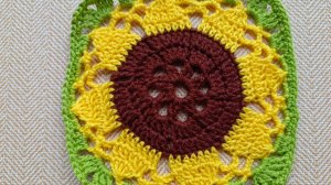 Бабушкин квадрат _Подсолнух_ крючком, видео  для начинающих, вяжем вмести каждый ряд