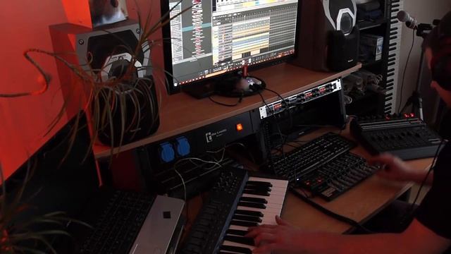 Reason 9 – Live Set By Maveric (just For Fun)