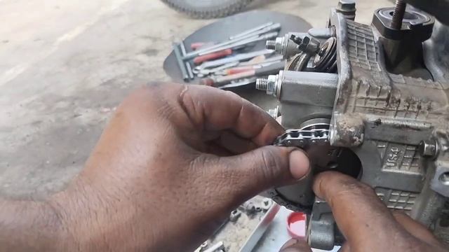 TVs XL 100 BS6 Half Engine Rebuild. смотреть онлайн