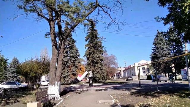 Осенний город прекрасенl Прогулки по Красному Лучуl Просто гуляю в хороший солнечный денёк смотреть онлайн